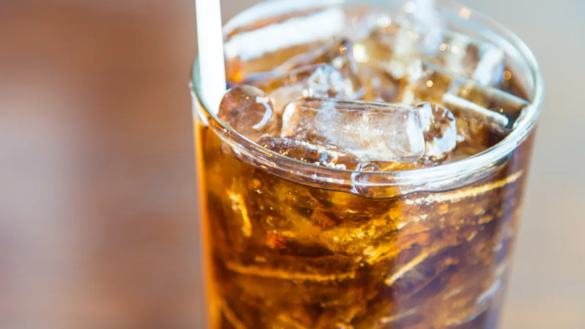 Bebidas com metanol causam intoxicação grave e até morte: saiba como identificar substância