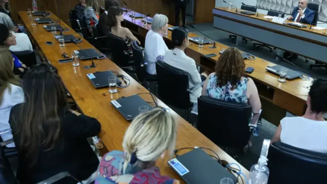 Atenção, idosos! Comissão do Senado toma importante decisão sobre plano de saúde; entenda (2)