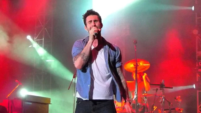 Maroon 5 fará show de graça no Brasil; saiba onde e quando (1)