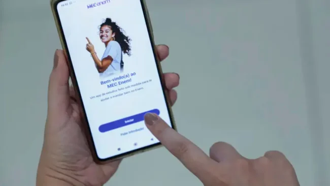 Mec lança aplicativo de graça com simulados, materiais de reforço e mais para quem está se preparando para o Enem; confira (1)