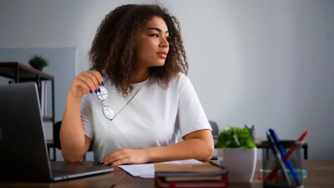 Qual é a diferença entre millennials, geração z e geração alpha (1)