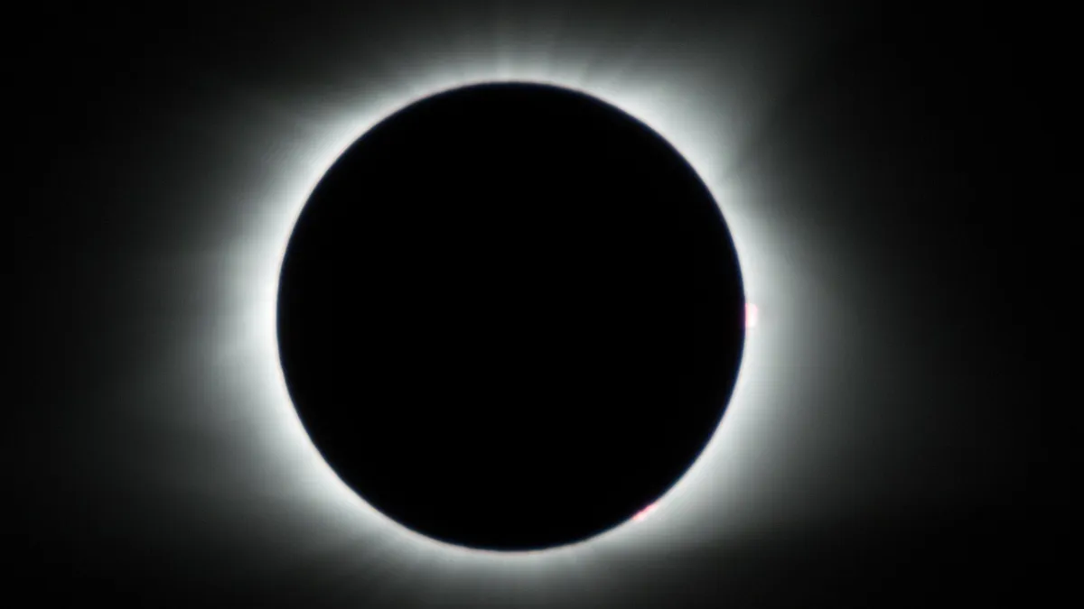 6 minutos de escuridão! Entenda o fenômeno considerado “o eclipse do século” e saiba quando vai ocorrer
