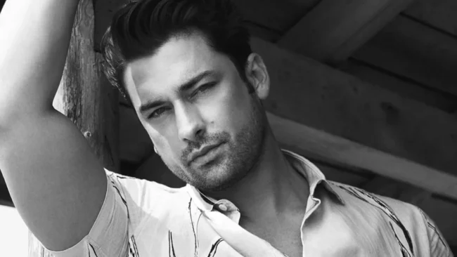 Muito além de Can Yaman conheça 7 atores turcos tão lindos quanto o atual queridinho das noveleiras (5)
