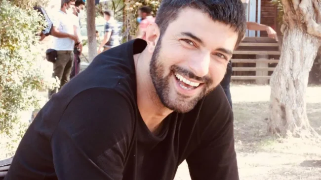 Muito além de Can Yaman conheça 7 atores turcos tão lindos quanto o atual queridinho das noveleiras (6)