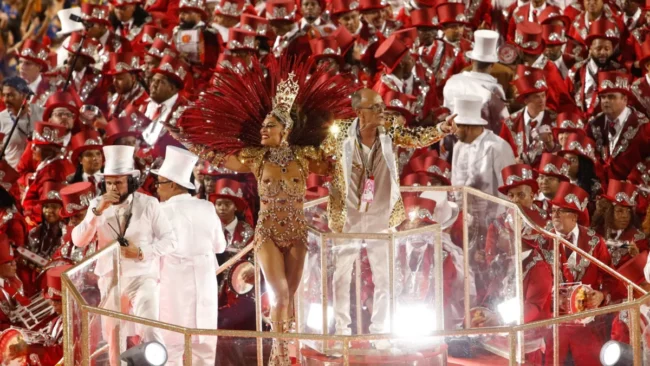 As vencedoras! Confira quem venceu os desfiles das Escolas de Samba de São Paulo e do Rio de Janeiro (2)