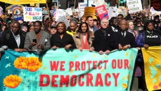 Movimento No Kings entenda a onda de protestos contra Donald Trump (1)