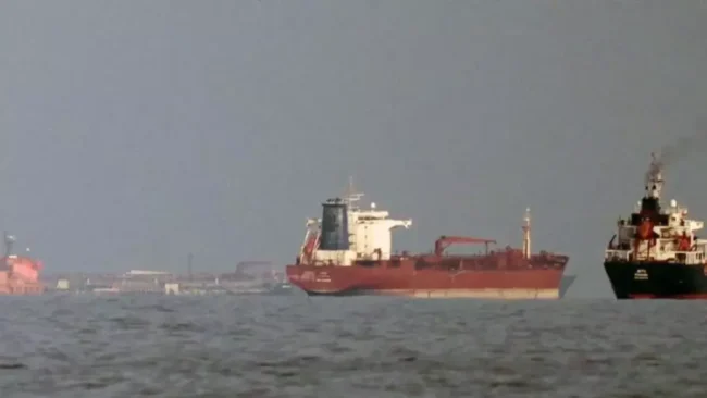 Guerra no Irã hoje bloqueio naval, negociações e prejuízos bilionários (2)